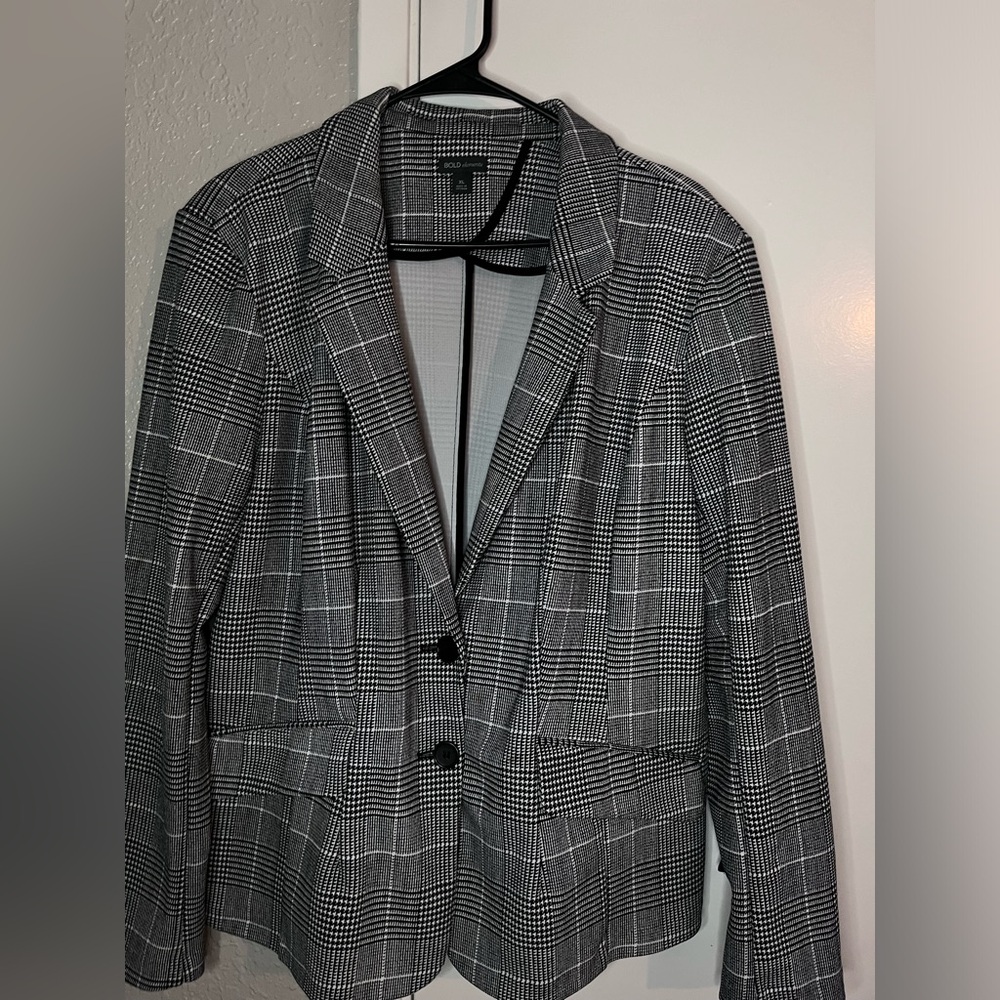 Woman’s dressy blazer jacket.